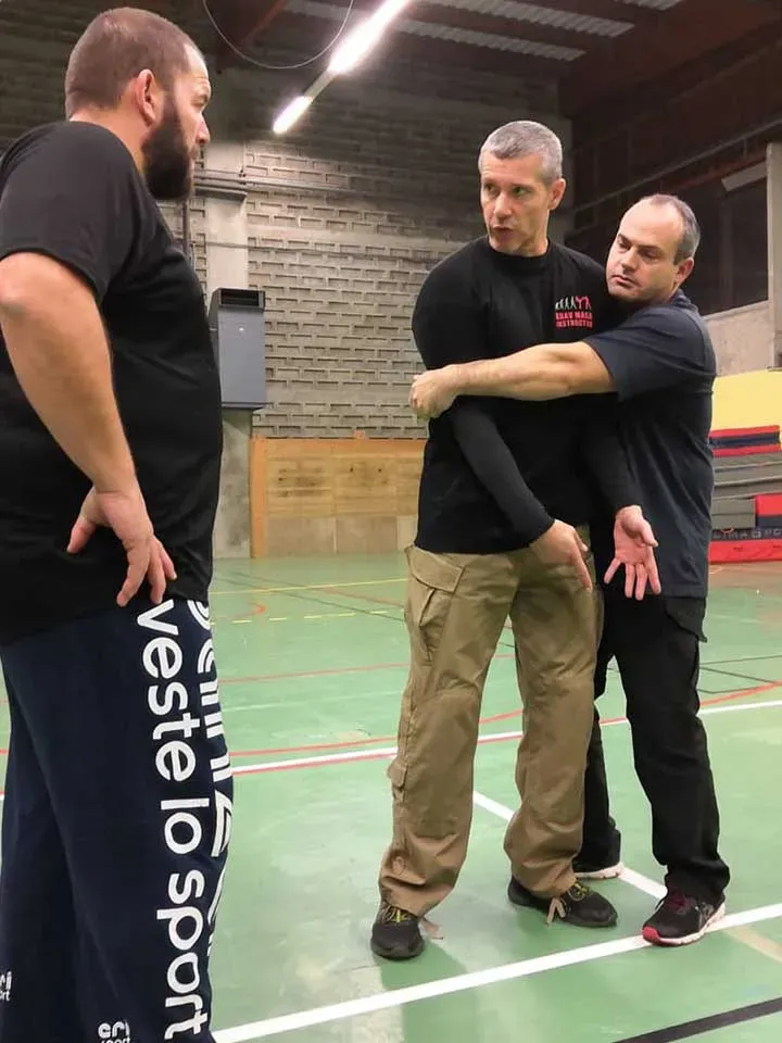 Instructeur du Krav-Maga (3)
